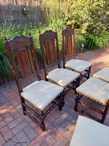 6 Eiken stoelen met lederen zitting beschikbaar voor biedingen