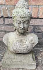 Massief boeddha beeld op sokkel met een prachtige natuurlijk, Ophalen of Verzenden, Zo goed als nieuw