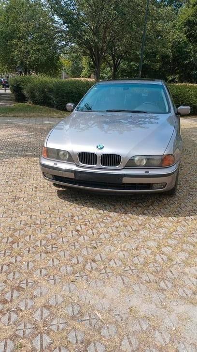 Bmw 535i V8 Automaat, Auto's, BMW, Particulier, Cruise Control, Open dak, Trekhaak, Benzine, Berline, Automaat, Ophalen