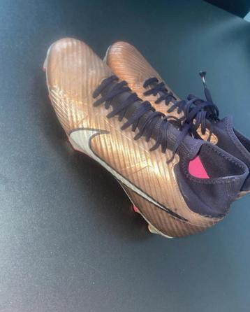 Nike Mercurial, Enlèvement, Utilisé