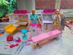 Barbie ziekenwagen met poppen, Kinderen en Baby's, Poppenhuis, Gebruikt, Ophalen of Verzenden