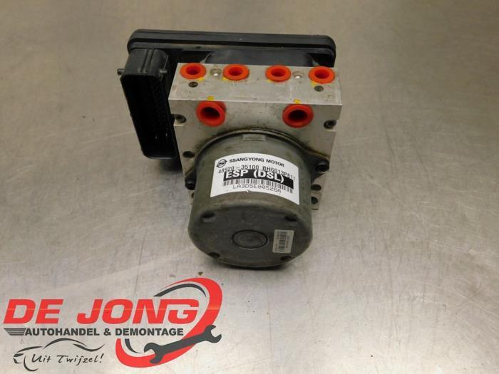 ABS Pomp van een Ssang Yong Tivoli, Auto-onderdelen, Elektronica en Kabels, Ssangyong, Gebruikt, 3 maanden garantie, Ophalen of Verzenden