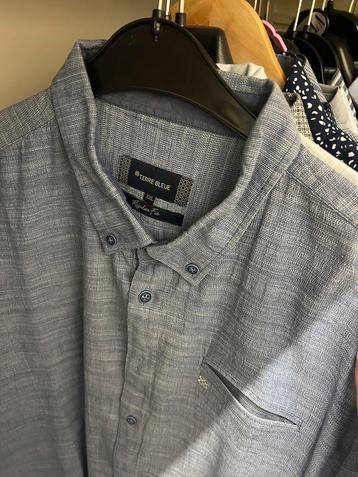 Lot kledij heren xxl beschikbaar voor biedingen