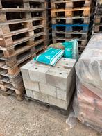 Holle betonstenen 29x14x19 (lxbxh) 50 stuks Gratis, Doe-het-zelf en Bouw, Metselstenen, Ophalen, Zo goed als nieuw, Beton