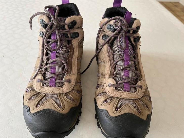 Dames Merrell wandelschoen maat 42, Sport en Fitness, Bergsport en Wandelen, Zo goed als nieuw, Schoenen, Ophalen