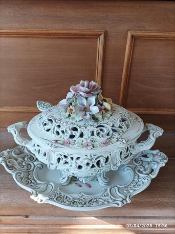 1 milieu de table en céramique de Bassano Capodimonte, Enlèvement