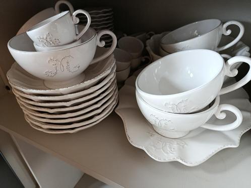 MAISON DU MONDE BOURGEOISIE IN WITTE FAJANS NIEUW !, Huis en Inrichting, Keuken | Servies, Nieuw, Compleet servies, Blond Amsterdam