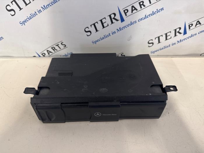 CD Wisselaar van een Mercedes S-Klasse, Auto-onderdelen, Elektronica en Kabels, Mercedes-Benz, Gebruikt, 3 maanden garantie, Ophalen of Verzenden