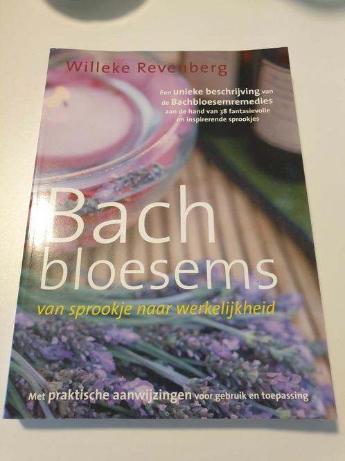 W. Revenberg - Bachbloesems, van sprookje naar werkelijkheid, Boeken, Esoterie en Spiritualiteit, Zo goed als nieuw, Ophalen of Verzenden