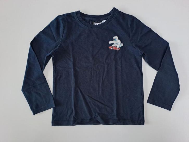 Mt 110 Donkerblauwe T-shirt lange mouw ijsbeer op skateboard, Kinderen en Baby's, Kinderkleding | Maat 110, Zo goed als nieuw