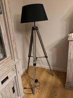 Decoratieve lamp met zwarte kap, Ophalen