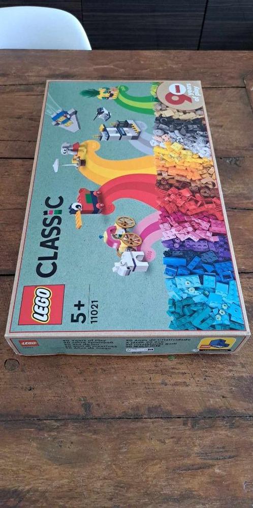 Lego Classic 11021 Special Edition 90 Years of Play., Kinderen en Baby's, Speelgoed | Duplo en Lego, Nieuw, Lego, Complete set