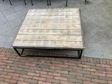 salon tafel  beschikbaar voor biedingen
