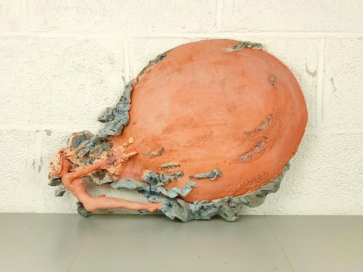 Terracotta kunstwerk Alberto Mirolo, Antiek en Kunst, Kunst | Designobjecten, Ophalen of Verzenden