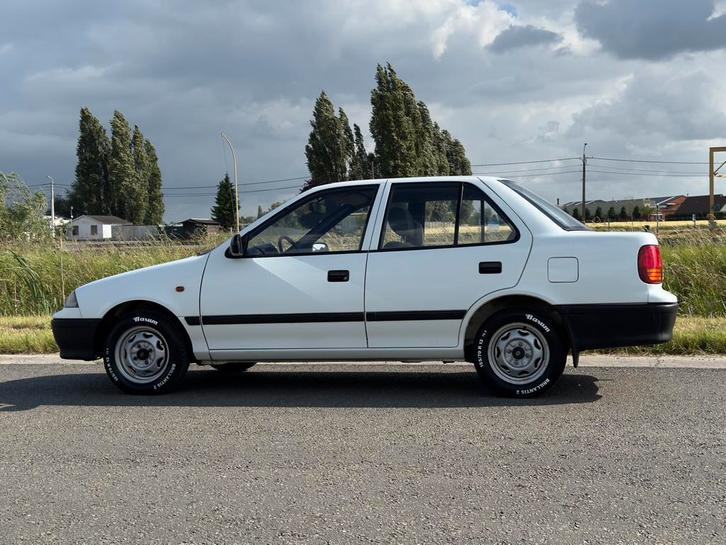 Suzuki Swift Sedan 1.3i Automaat, 1994, zeldzaam oldtimer,, Auto's, Suzuki, Particulier, Swift, Benzine, Stadsauto, 5 deurs, Automaat