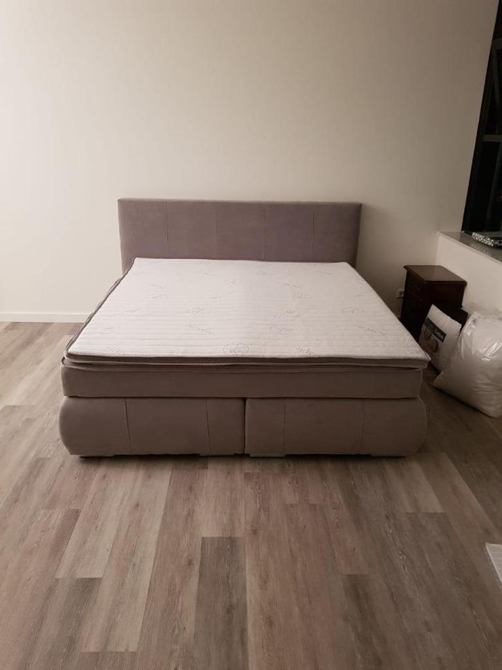 Boxspring Fiona 180 x 200, Huis en Inrichting, Slaapkamer | Boxsprings, Nieuw, 180 cm, 200 cm, Twijfelaar, Grijs, Ophalen of Verzenden