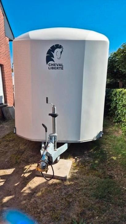 Zo goed als nieuwe 2 paardstrailer, Dieren en Toebehoren, Paarden en Pony's | Trailers en Aanhangwagens, Zo goed als nieuw, 2-paards trailer