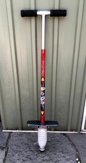 Pogo stick springstok speelgoed tuin rood zwart kind tiener beschikbaar voor biedingen