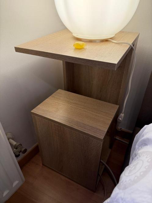 Bedside table / Nachtkastje / Table de chevet, Huis en Inrichting, Slaapkamer | Nachtkastjes, Zo goed als nieuw, 55 tot 70 cm