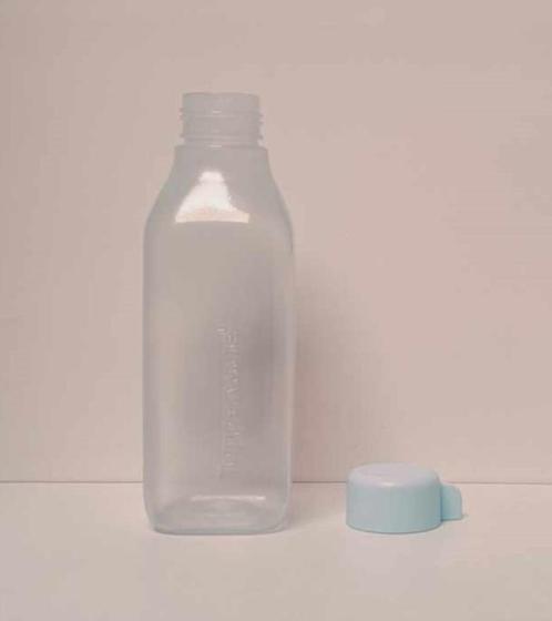 Tupperware™ « Eco Fles vierkant » 500 ml - lichtblauw, Huis en Inrichting, Keuken | Tupperware, Nieuw, Overige typen, Blauw, Paars