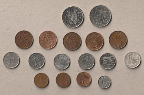Ensemble de 17 pièces néerlandaises différentes (utilisées), Timbres & Monnaies, Monnaies | Pays-Bas, Série, 1 florin, Enlèvement ou Envoi