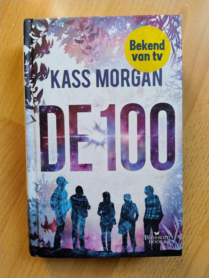 hardcover De 100 - Kass Morgan, Livres, Fantastique, Utilisé, Enlèvement ou Envoi