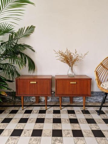 Vintage midcentury nachtkastjes | kastjes | retro beschikbaar voor biedingen
