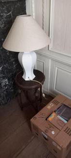 grande lampe blanche avec abat-jour, Enlèvement