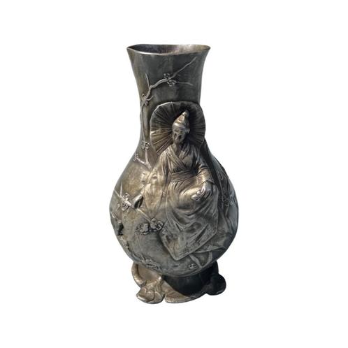 Art Deco elegantie: WMF vaas met Japanse patronen, Antiek en Kunst, Antiek | Zilver en Goud, Ophalen of Verzenden