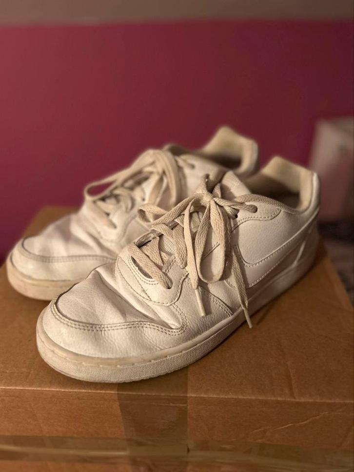 Sneakers met veters, Nike., Kleding | Dames, Schoenen, Gedragen, Sneakers, Wit, Ophalen of Verzenden