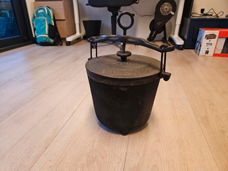 Gietijzeren kookpot, buiten koken, Huis en Inrichting, Woonaccessoires | Schalen en Manden, Gebruikt, Ophalen