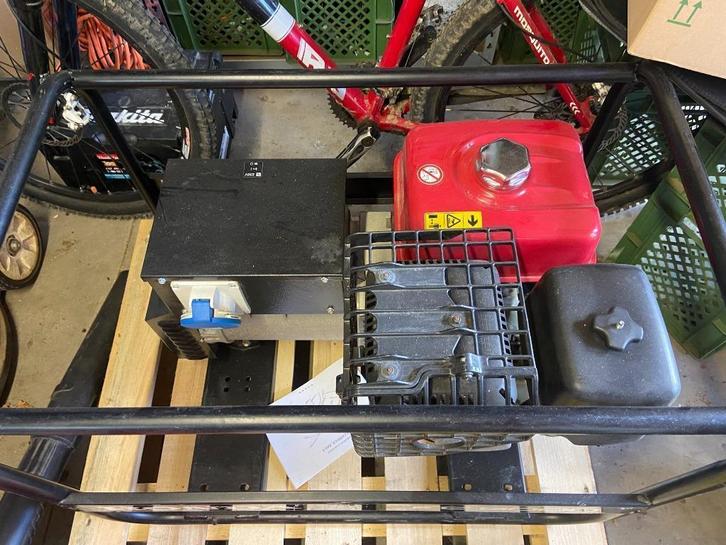 Groupe électrogène Honda EC 5000, Bricolage & Construction, Générateurs, Utilisé, Essence, 5 à 10 kVA, Enlèvement