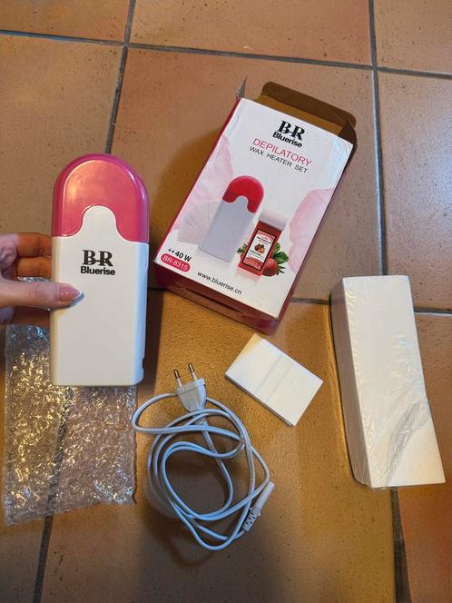 Depilatie set met waxverwarmer en aardbeiengeur waxrol, Elektronische apparatuur, Persoonlijke Verzorgingsapparatuur, Zo goed als nieuw