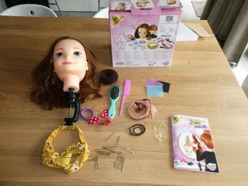 Professional Studio Hair luxe kaphoofd beschikbaar voor biedingen