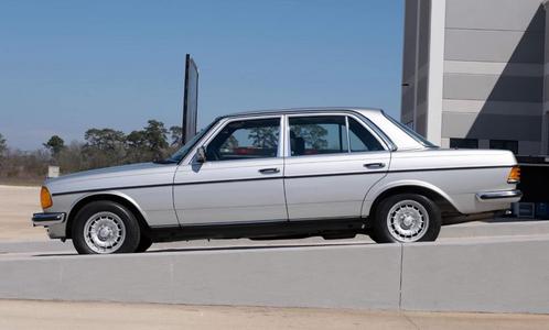 Mercedes Benz w123 280E  automaat 1983, Auto's, Oldtimers, Particulier, ABS, Bluetooth, Centrale vergrendeling, Elektrische ramen