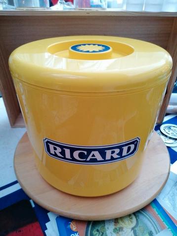 Grote Ricard ijsemmer. 24.5 x dia 27 cm. Bieden vanaf €20.