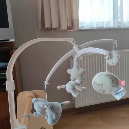 Mobiele noukies met kleine knuffelbeesten, Kinderen en Baby's, Speelgoed | Babyspeelgoed, Zo goed als nieuw, Mobiel, Ophalen