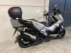 Honda ADV350 met topcase in mooie staat (bj 2022), Scooter, Bedrijf, 350 cc, 12 t/m 35 kW