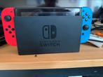 Nintendo switch V2 met donkey kong, Games en Spelcomputers, Spelcomputers | Nintendo Switch, Ophalen, Zo goed als nieuw