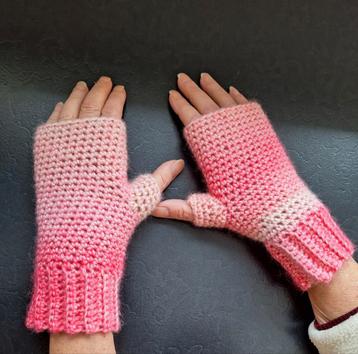 Gehaakte vingerloze handschoenen  beschikbaar voor biedingen