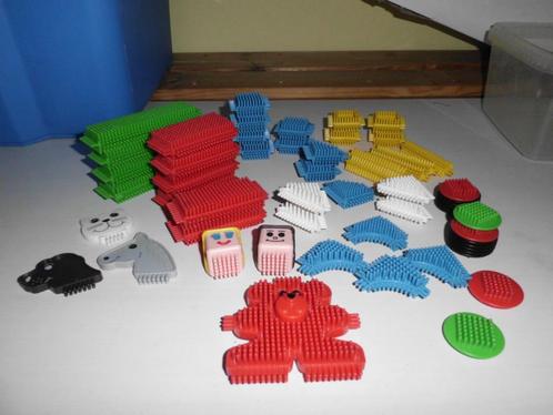 Magnet block-Bristle Blocks-Playmobil, Enfants & Bébés, Jouets | Blocs de construction, Enlèvement ou Envoi
