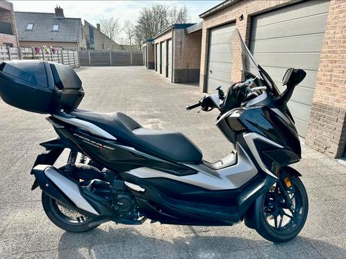 Moto scooter Honda Forza 350, Motoren, Motoren | Honda, Particulier, Scooter, 12 t/m 35 kW, 1 cilinder, Ophalen