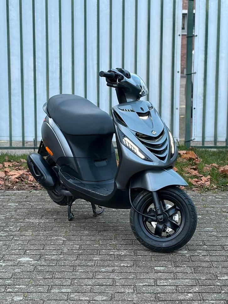 Piaggio zip iGet A-klasse, Fietsen en Brommers, Scooters | Piaggio, Nieuw, Zip, Klasse A (25 km/u), Benzine, Ophalen