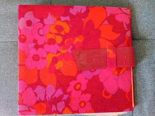 Albulm pour ranger les vinyles vintage années 70, Huis en Inrichting, Woonaccessoires | Kisten, Gebruikt, Minder dan 50 cm, Minder dan 50 cm