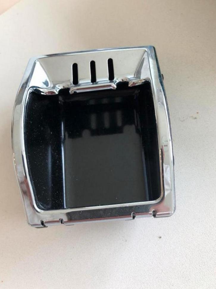 Nieuwe asbak voor mercedes  coupé E 200 E 220, Auto diversen, Auto-accessoires, Ophalen of Verzenden