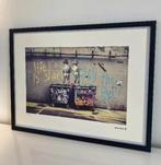 BANKSY: ingelijste en genummerde lithografie met certificaat, Ophalen of Verzenden