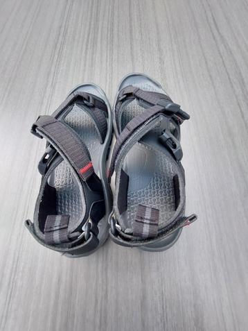 wandelsandalen beschikbaar voor biedingen