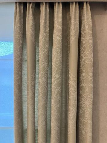 gordijnen voor 6 ramen beschikbaar voor biedingen