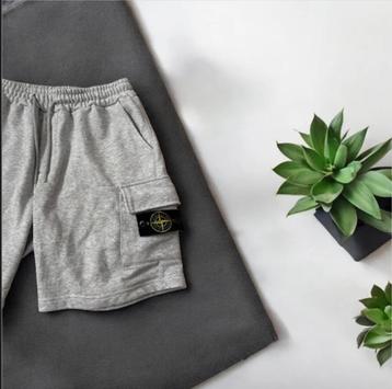 Stone Island grijze korte broek  beschikbaar voor biedingen