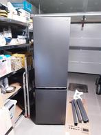 Combi réfrigérateur/congélateur en Inox noir SHARP